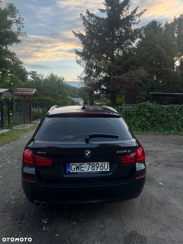 BMW Seria 5 525d xDrive - 7