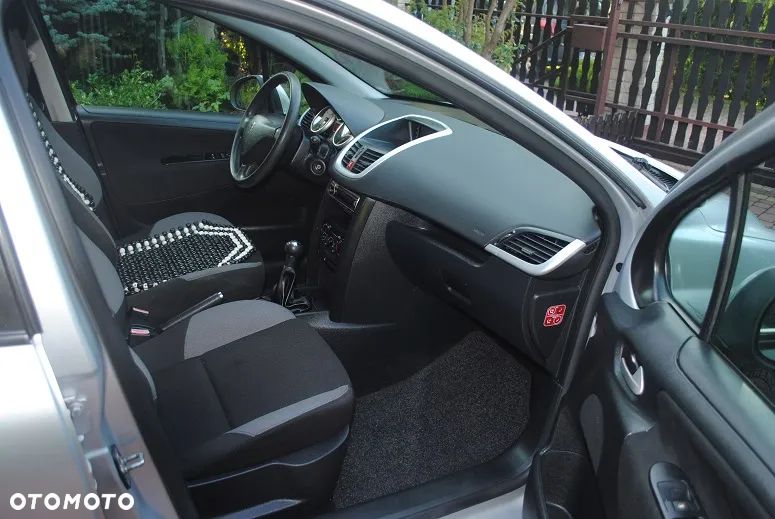 Peugeot 207 1.4 16V Presence - 13