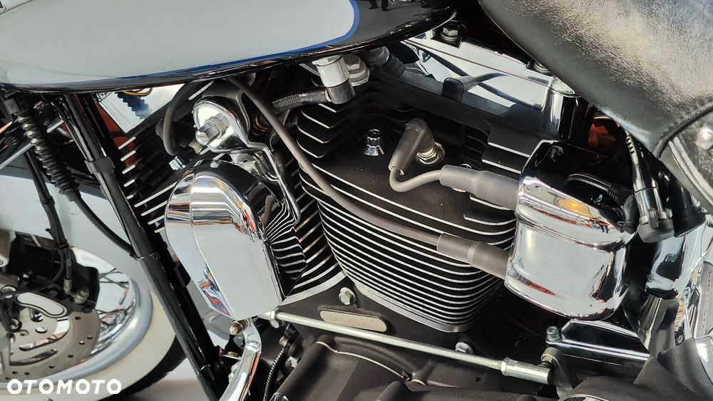 Harley-Davidson Softail Heritage Classic - 24