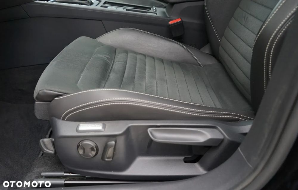 Volkswagen Passat 2.0 TDI 4Mot Elegance DSG - 10