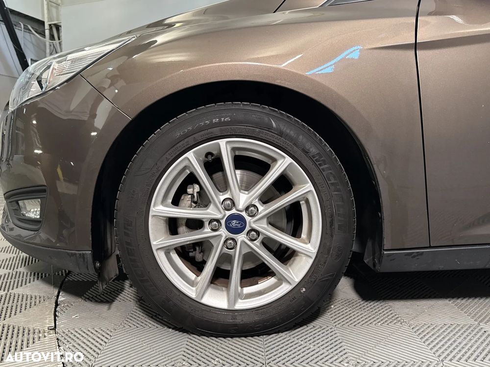 Ford Focus - 14
