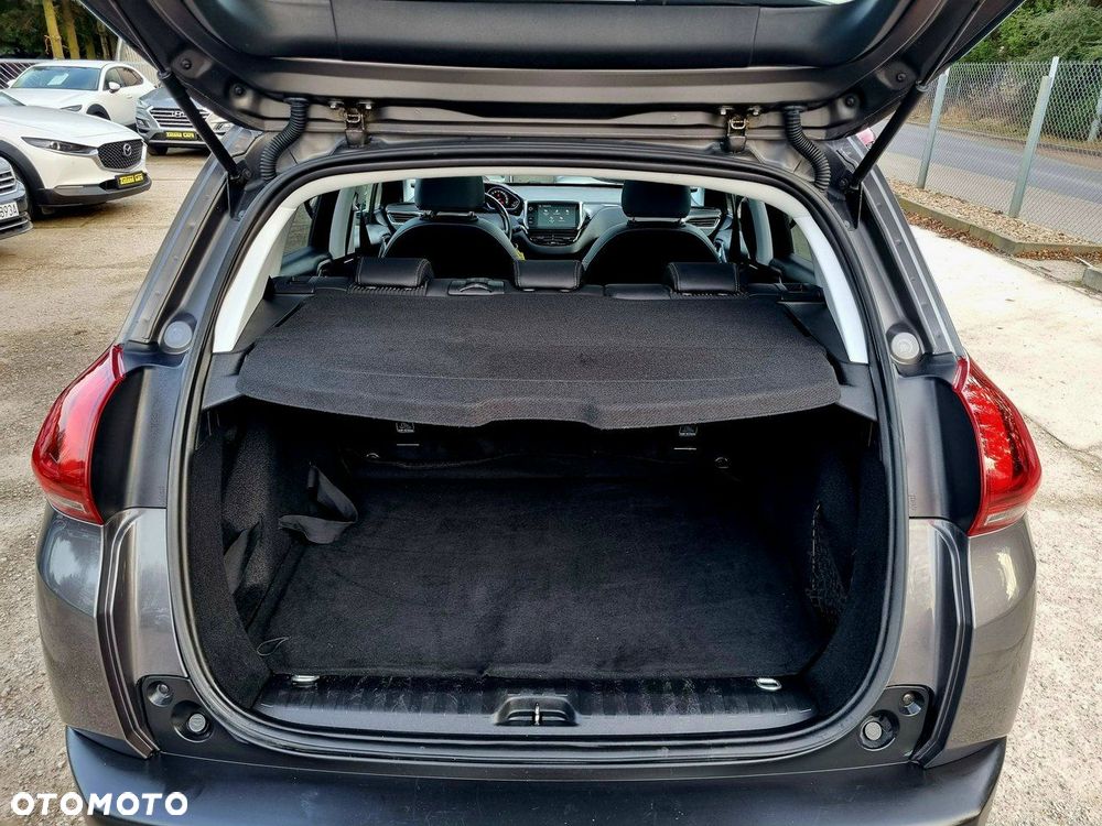 Peugeot 2008 1.2 Pure Tech Allure S&S - 13