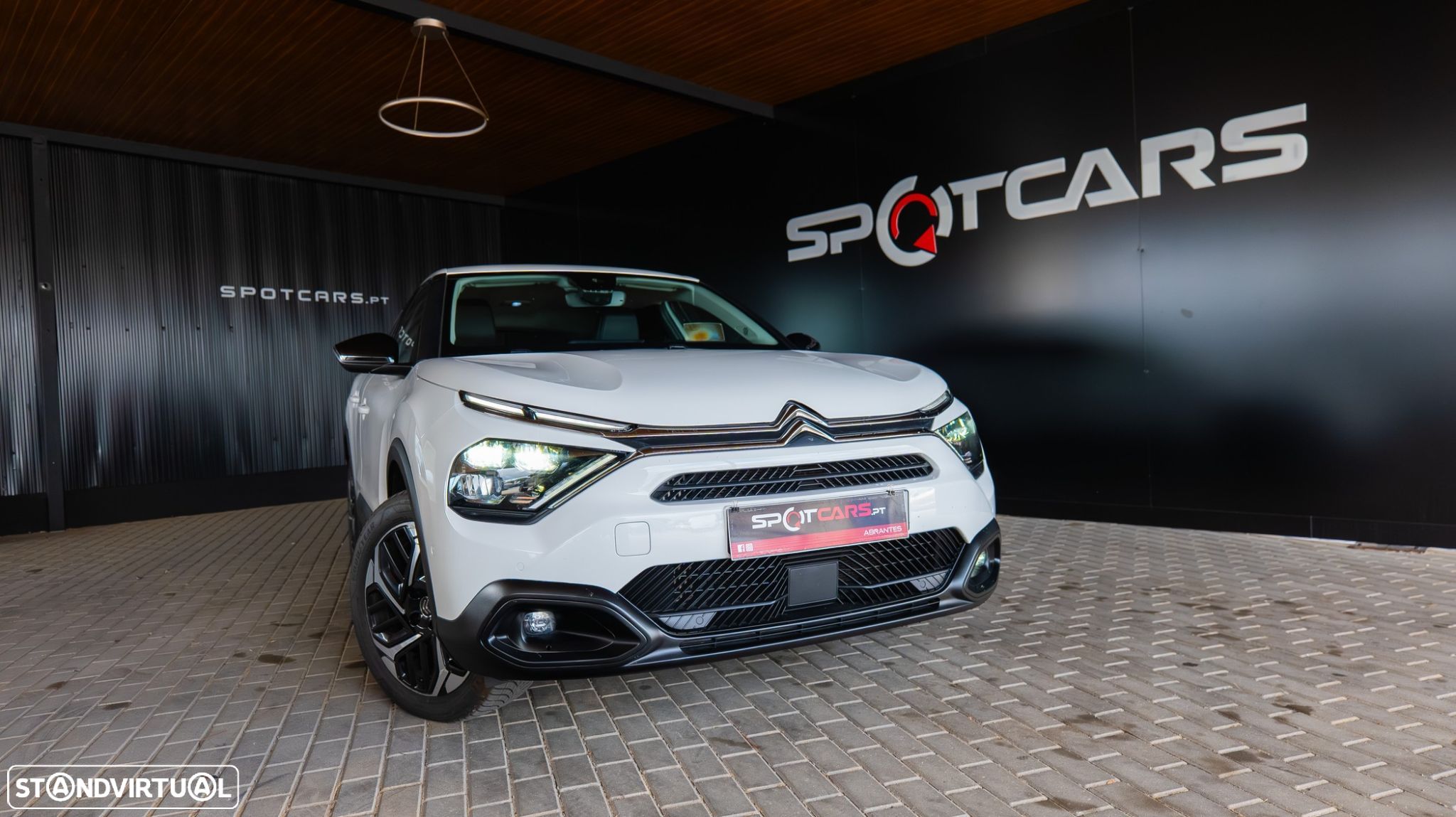 Citroën C4 BlueHDi 110 Stop&Start SHINE - 1