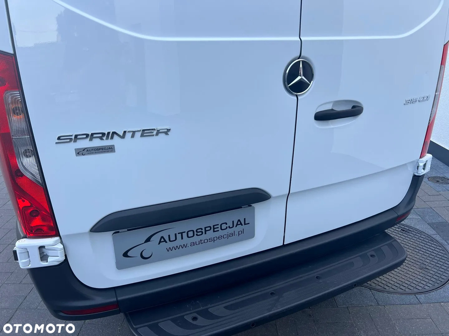 Mercedes-Benz Sprinter - 2