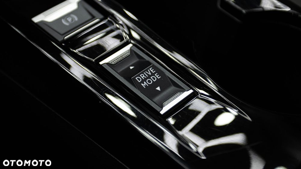 Peugeot 2008 1.2 PureTech Allure S&S EAT8 - 11