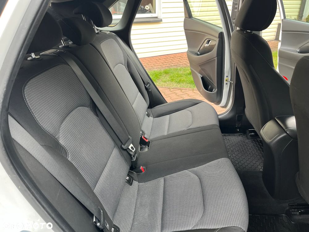 Hyundai i30 1.4 Classic + - 23