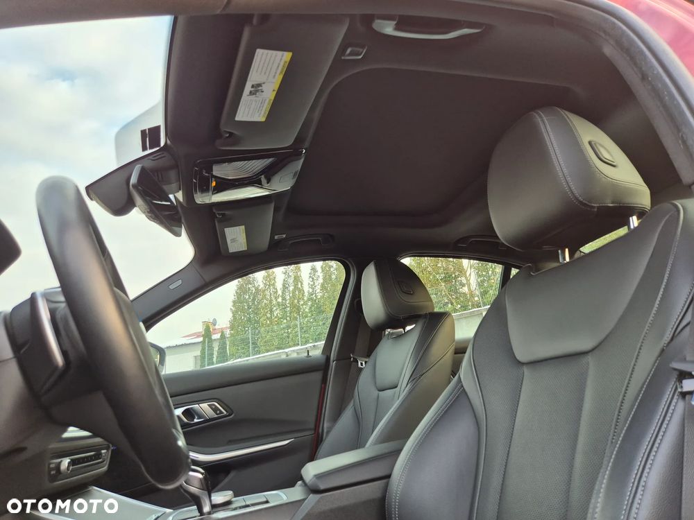 BMW Seria 3 330i xDrive Sport Line - 21