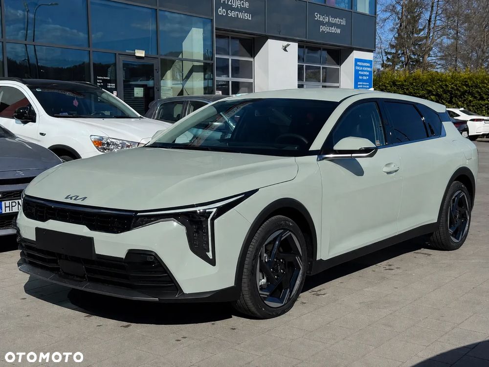Kia K4 - 1