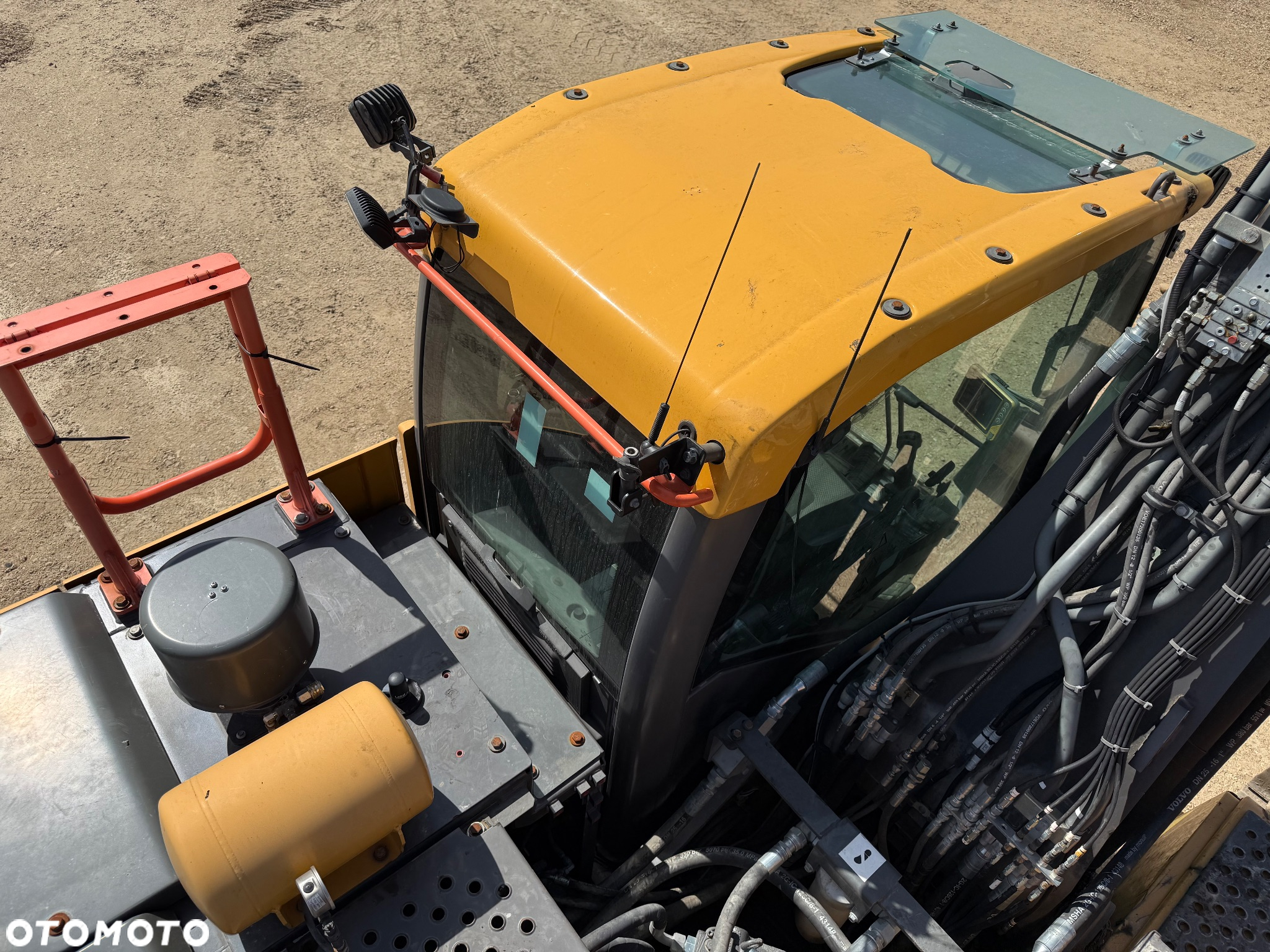 Volvo EC 220 EL - 24