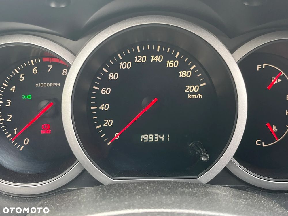 Suzuki Grand Vitara 2.0 - 23
