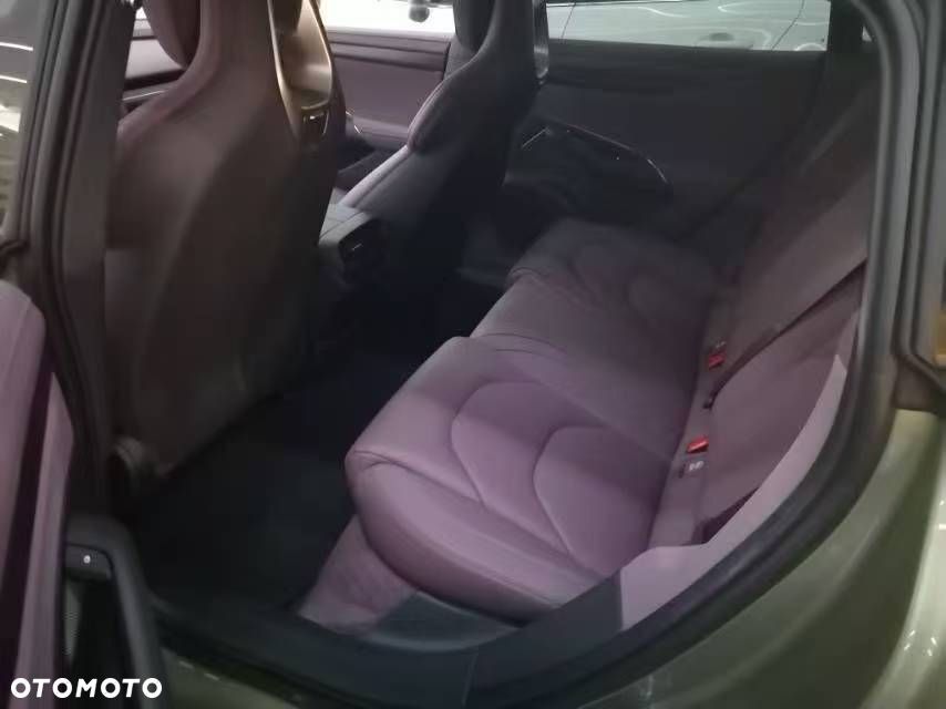 Xiaomi SU7 - 12