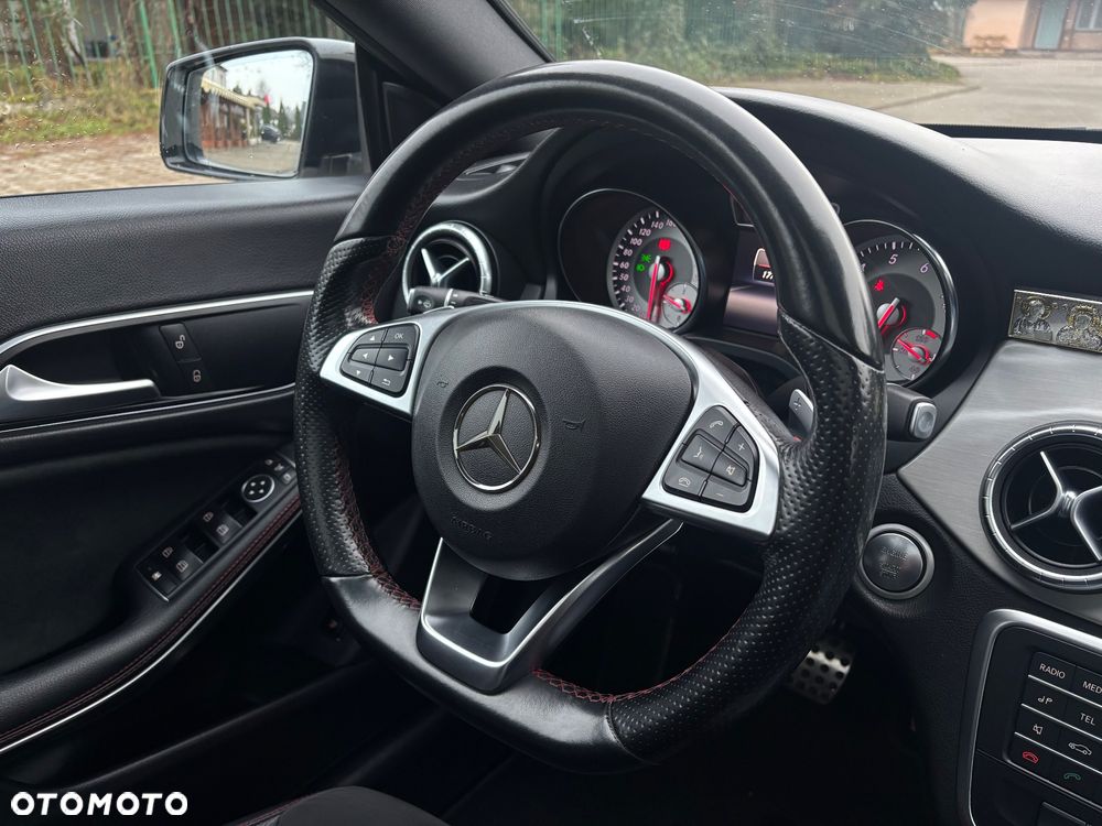 Mercedes-Benz CLA 200 7G-DCT AMG Line - 29