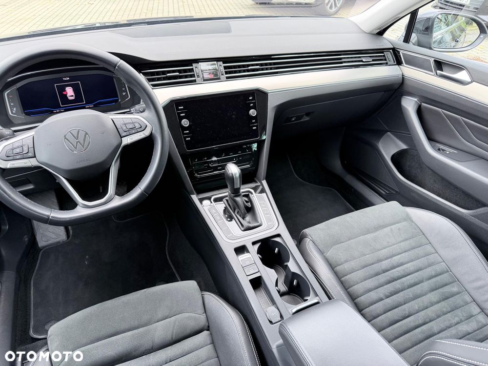 Volkswagen Passat Variant 2.0 TSI Elegance DSG - 8