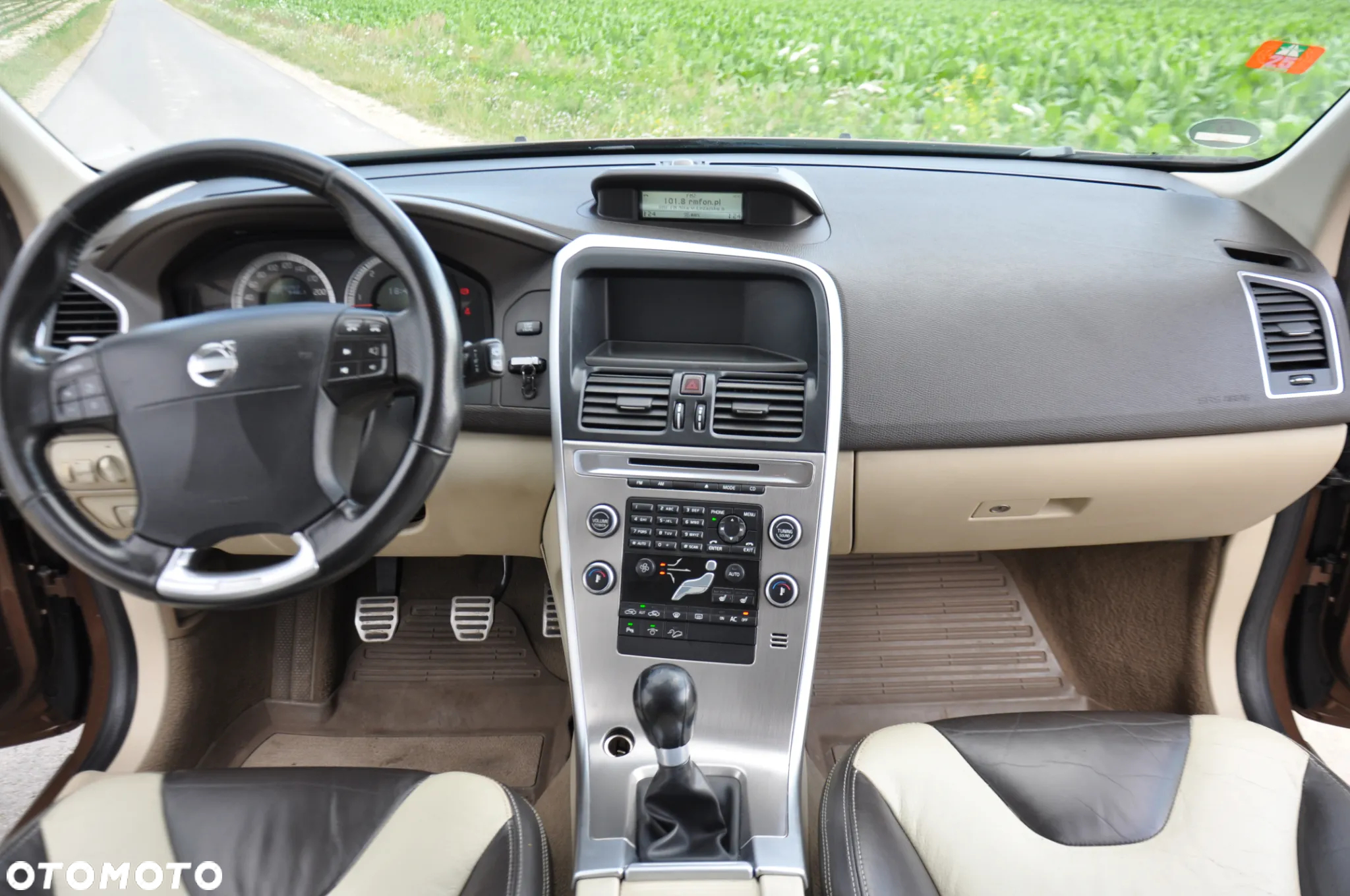 Volvo XC 60 2.4D AWD R-Design - 9