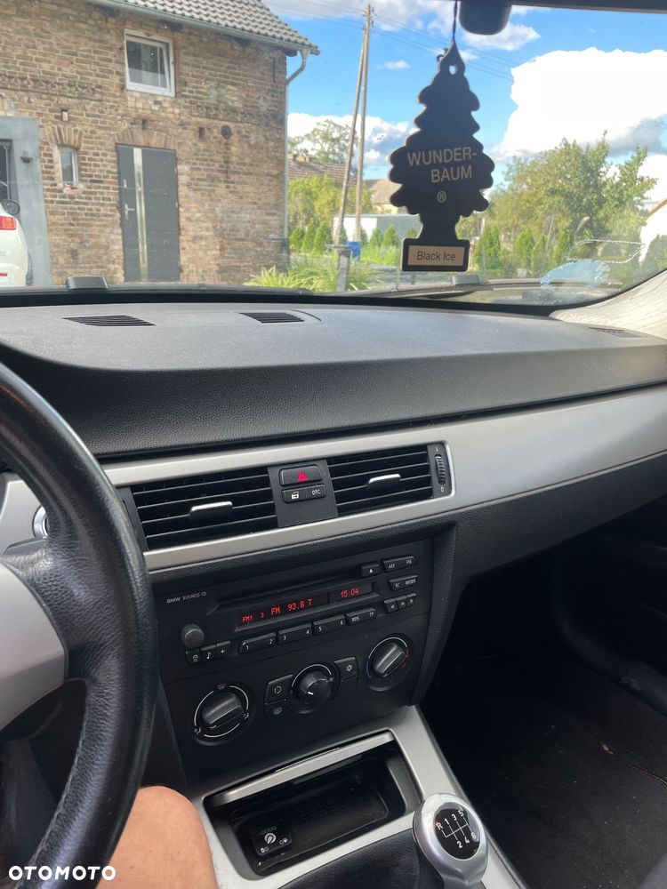 BMW Seria 3 320i - 11