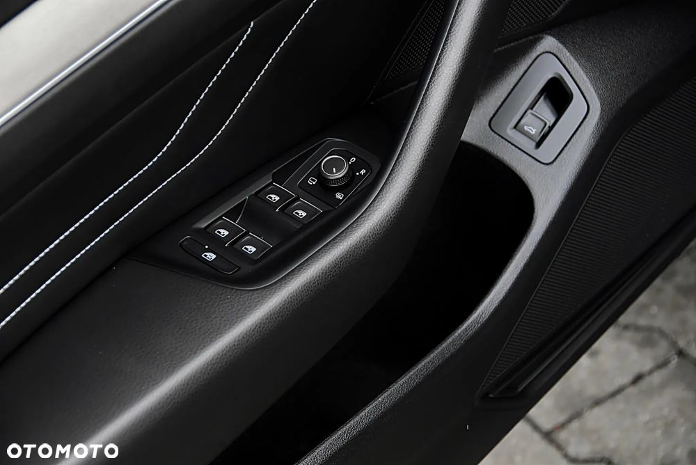 Volkswagen Passat 2.0 TSI Elegance DSG - 36