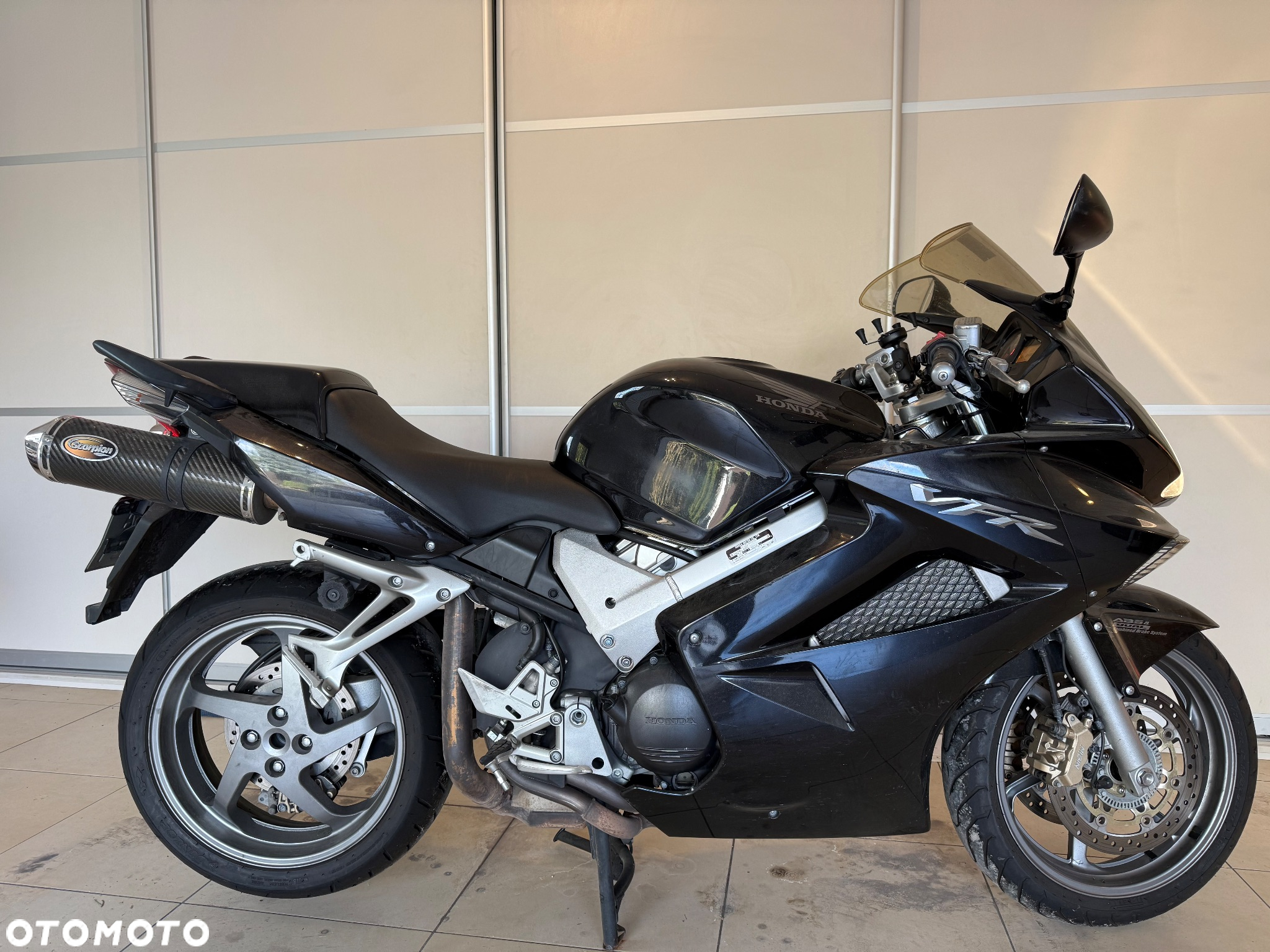 Honda VFR - 2