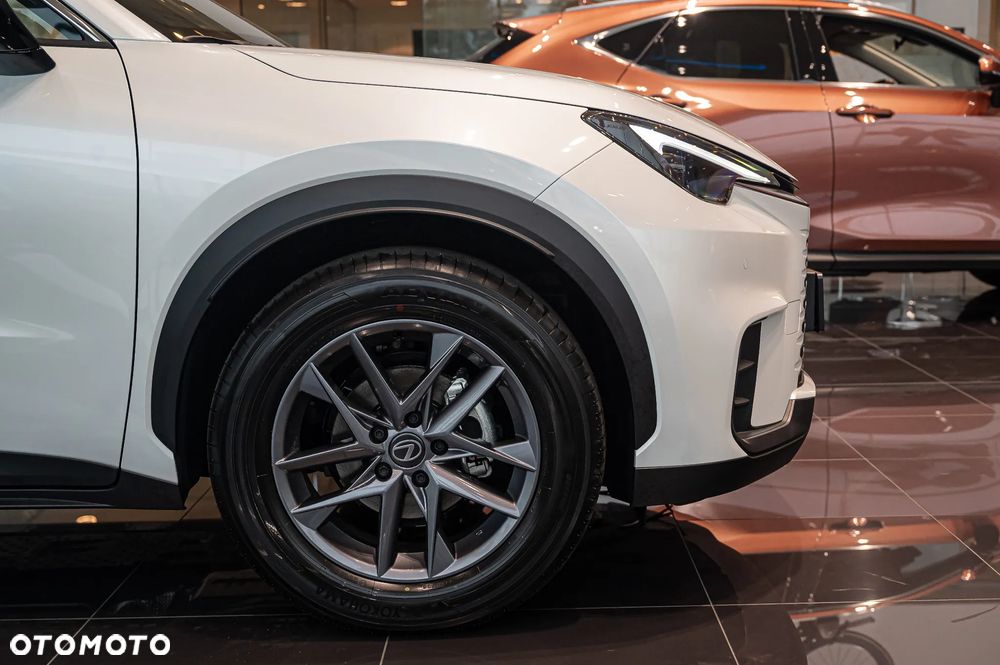 Lexus LBX 1.5 Hybrid - 10
