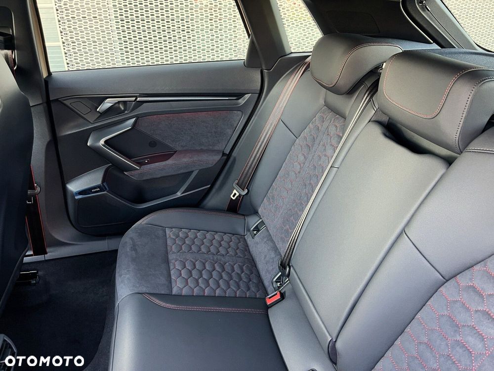 Audi RS3 Sportback - 18