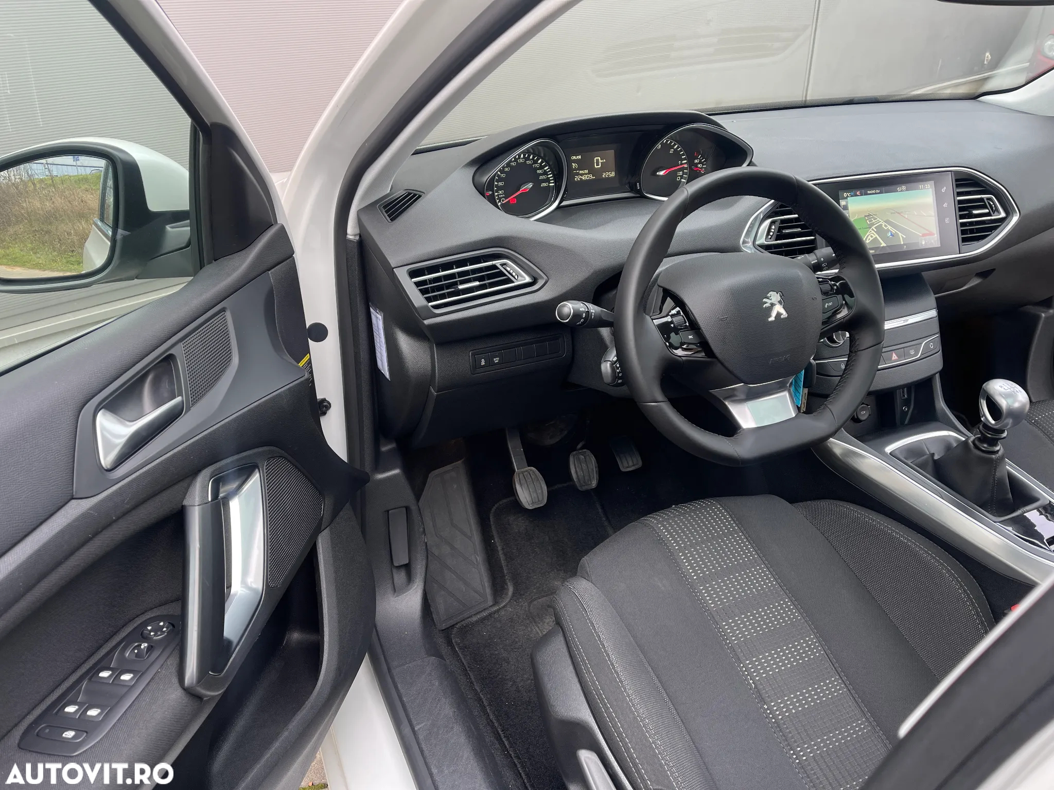 Peugeot 308 SW BlueHDi 120 Stop & Start Business-Line - 23