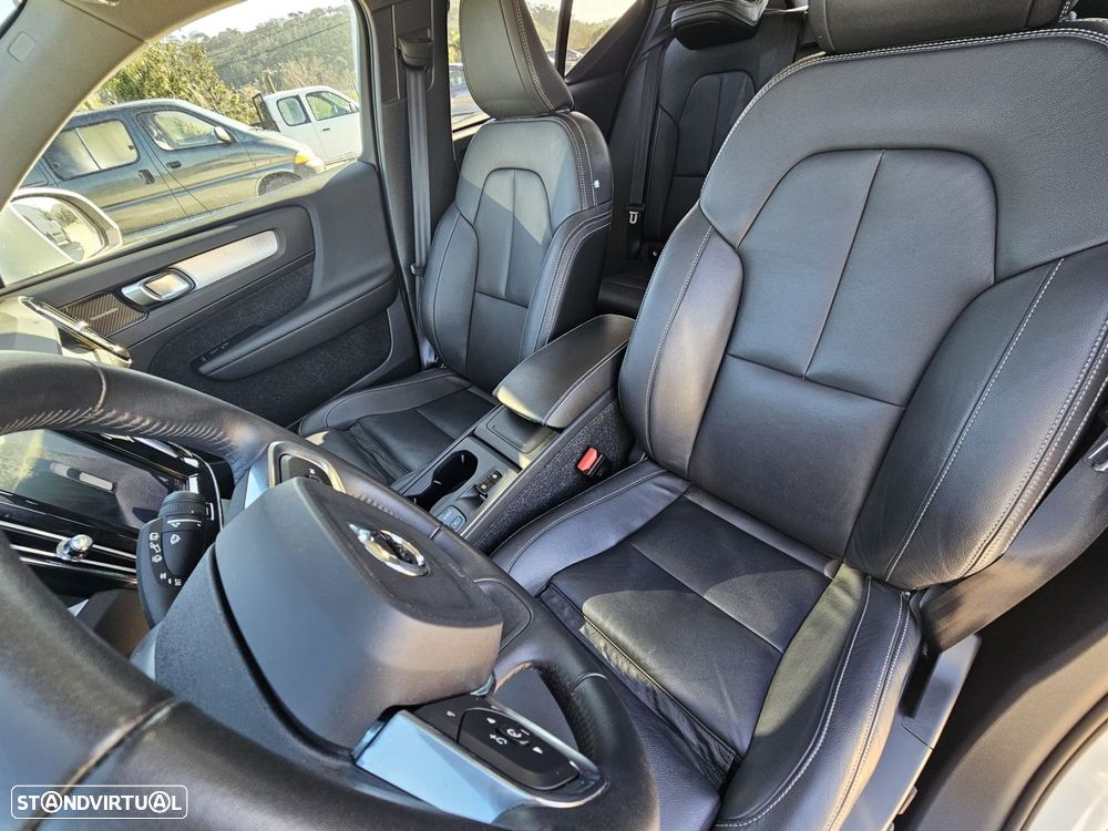 Volvo XC 40 D4 AWD Geartronic Momentum Pro - 18