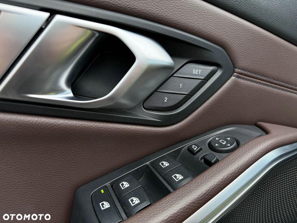 BMW Seria 3 320d xDrive M Sport Shadow - 21