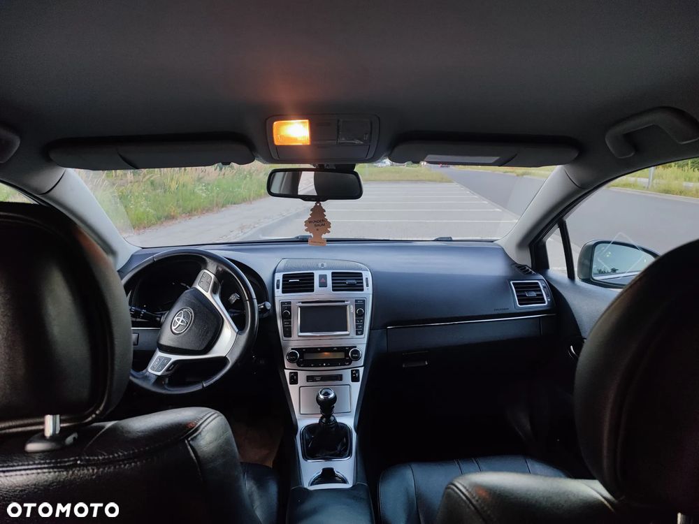 Toyota Avensis 2.0 D-4D Premium - 15