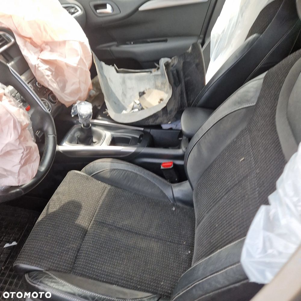 Citroen C4  1.6 VVTI -  kod silnika 10FHC pojazd na częściM - CZĘŚCI - 2