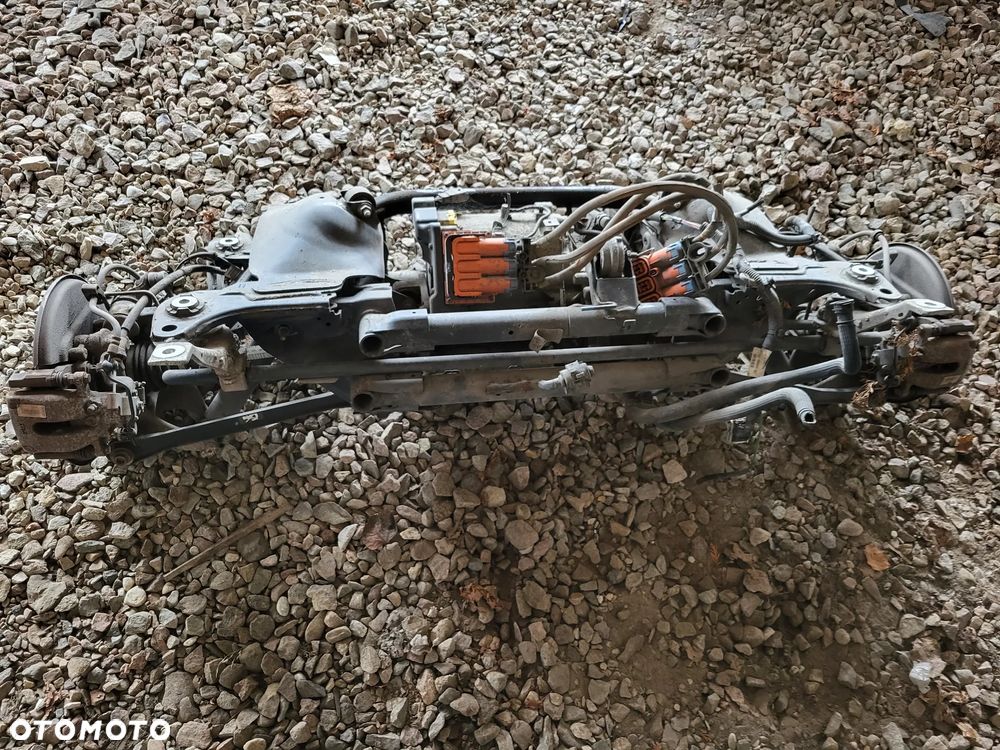 Belka tylna zawieszenia Peugeot 3008 Hybryda - 2