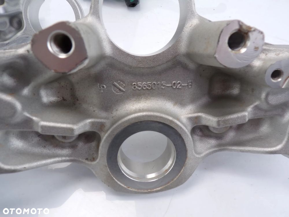 Półka górna BMW K80 BMW 8565015 F750 GS F850 stacyjka pompa hamulcowa - 6