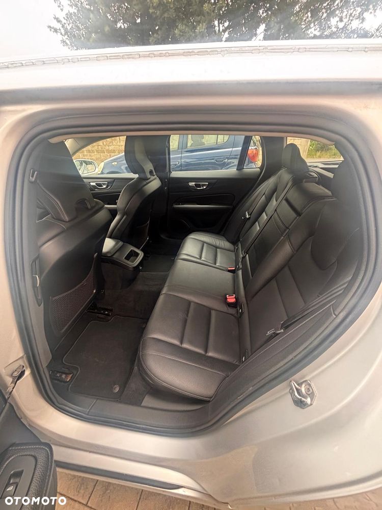 Volvo V60 D3 Momentum Pro - 10