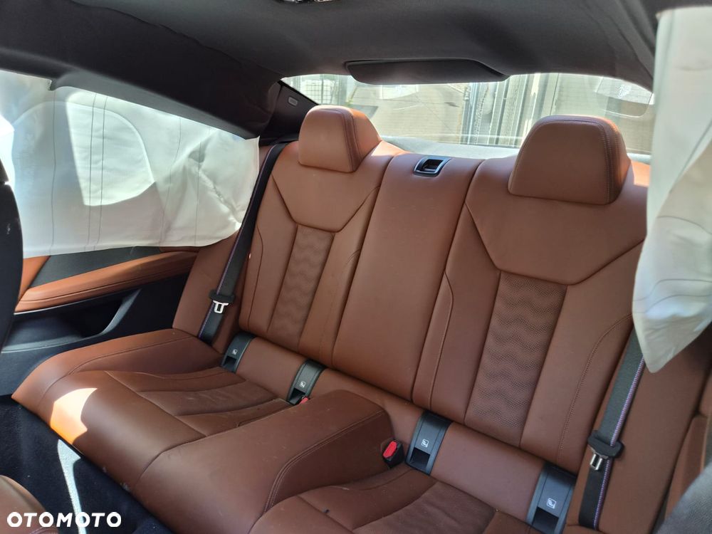 BMW M4 Competition M xDrive - 10