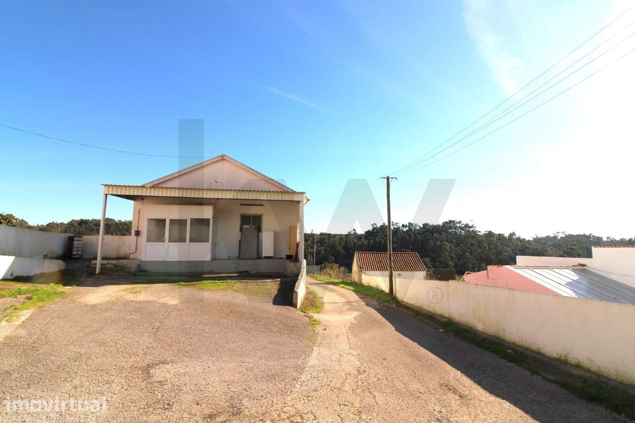 Armazém / Espaço Industrial com 477m2 em Lote de 2.147m2  MAFRA