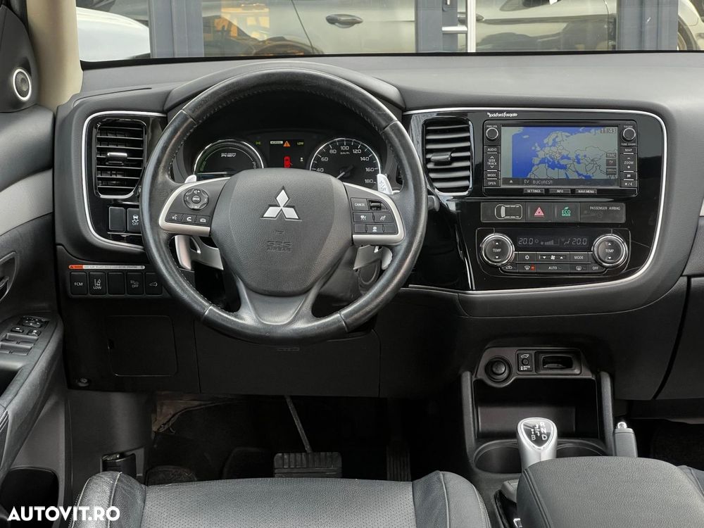 Mitsubishi Outlander - 9