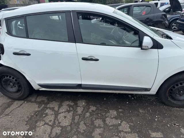 Megane III biała czesci maska blotnik drzwi 1.5 dci - 9