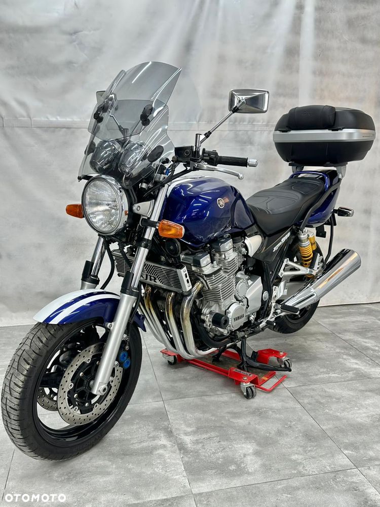 Yamaha XJR - 4