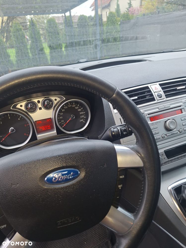 Ford Kuga 2.0 TDCi Trend - 4