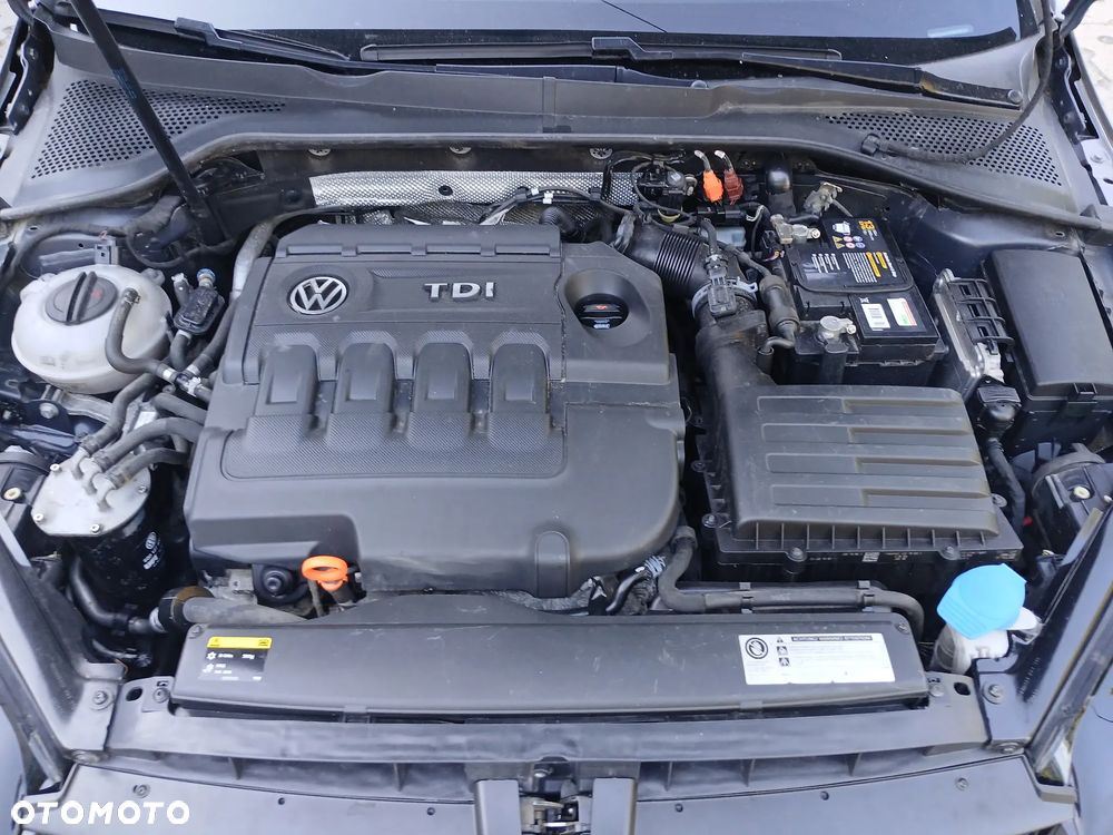 Volkswagen Golf 1.6 TDI BlueMot Comfortline DSG - 6