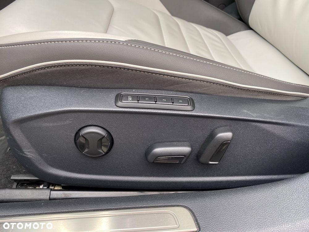 Volkswagen Arteon 2.0 TSI 4Motion R-Line DSG - 16