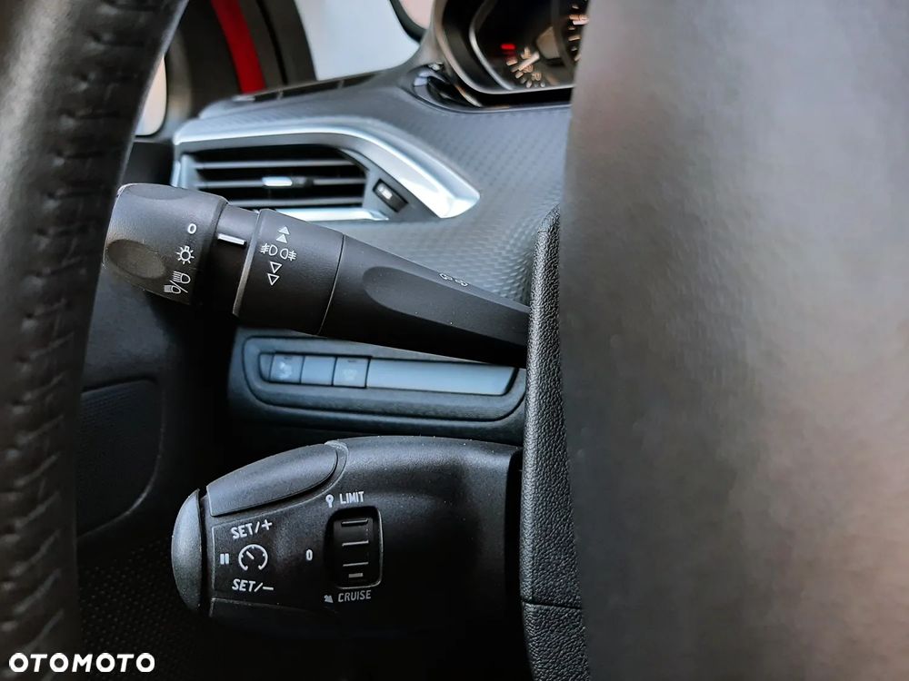 Peugeot 2008 1.2 Pure Tech Active S&S - 28
