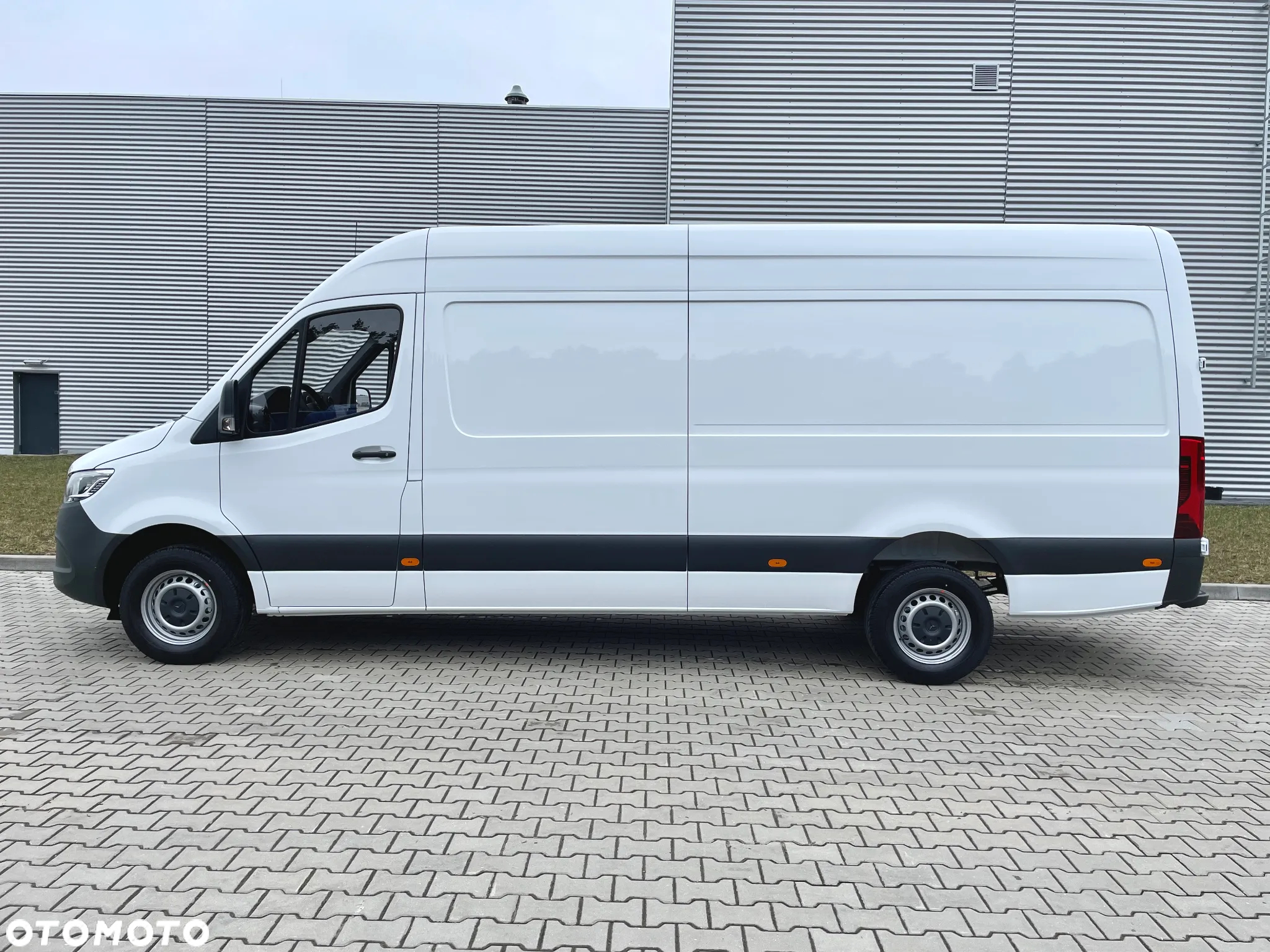Mercedes-Benz Sprinter 317 Furgon L4H2 od ręki - 2