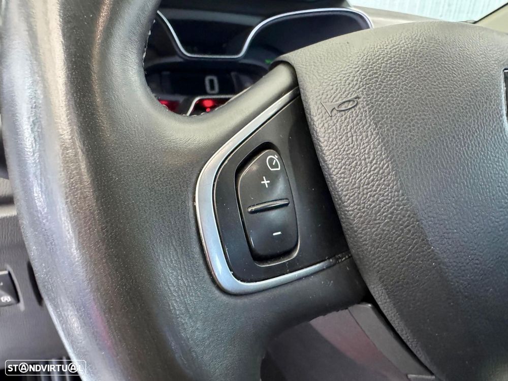 Renault Captur ENERGY TCe 120 Intens - 13