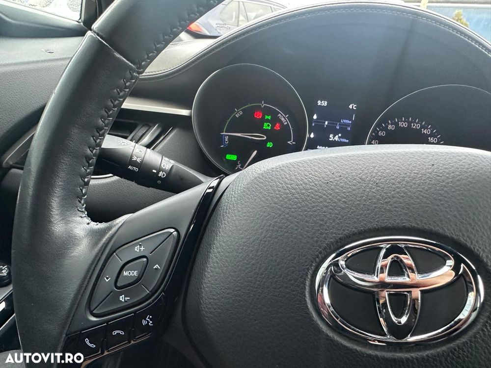Toyota C-HR 2.0 HSD 184 CP 4x2 CVT Classy Bi-Tone - 11