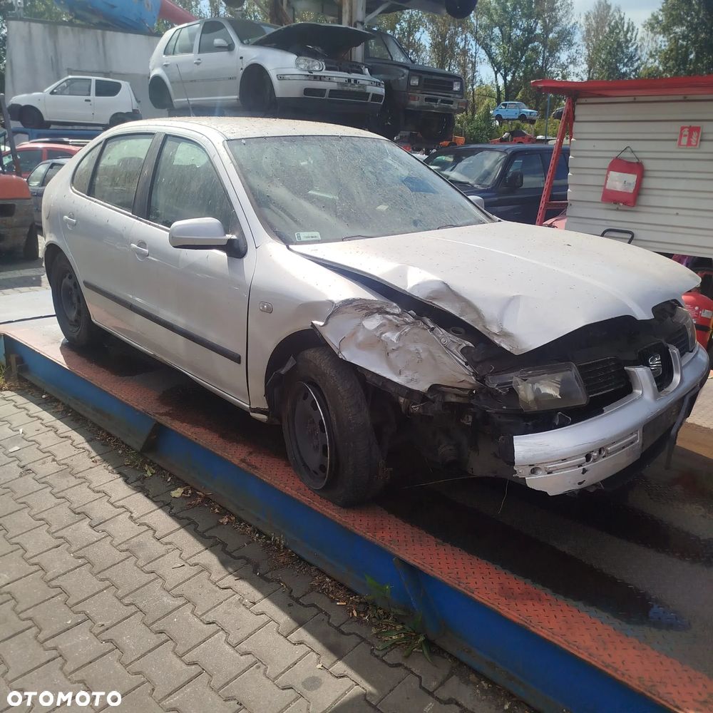 Seat Leon 1  na części . - 3