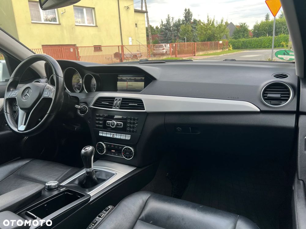 Mercedes-Benz Klasa C 220 CDI DPF (BlueEFFICIENCY) - 24