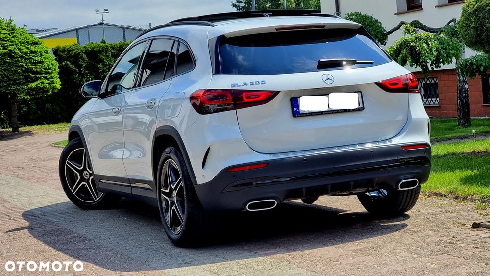 Mercedes-Benz GLA 200 AMG Line - 10