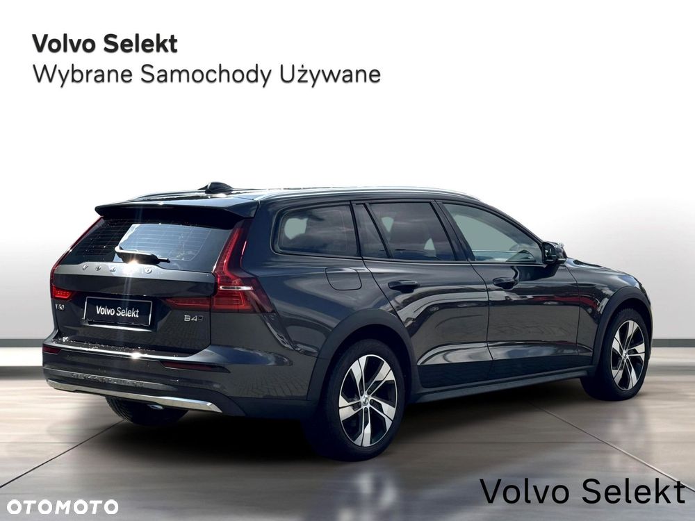 Volvo V60 Cross Country - 6