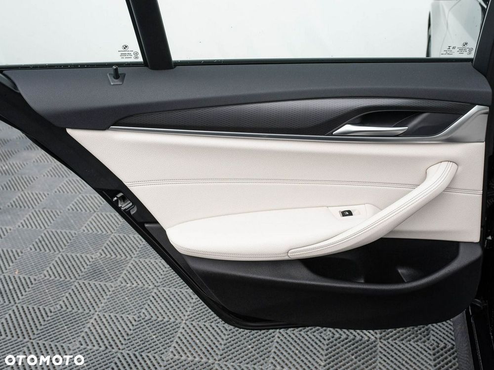 BMW Seria 5 530d xDrive mHEV M Sport sport - 26