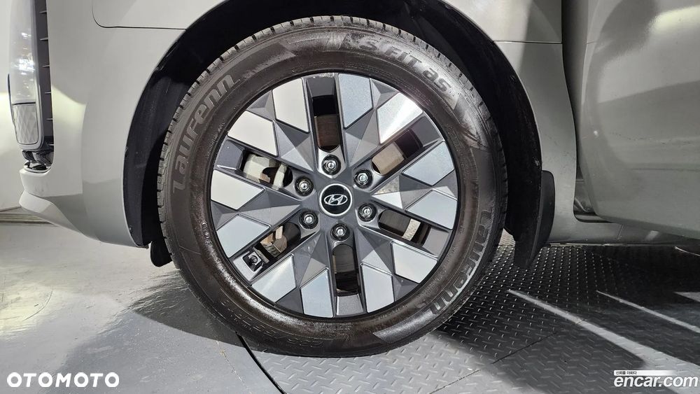 Hyundai Staria 2.2 CRDi Allrad Signature - 5