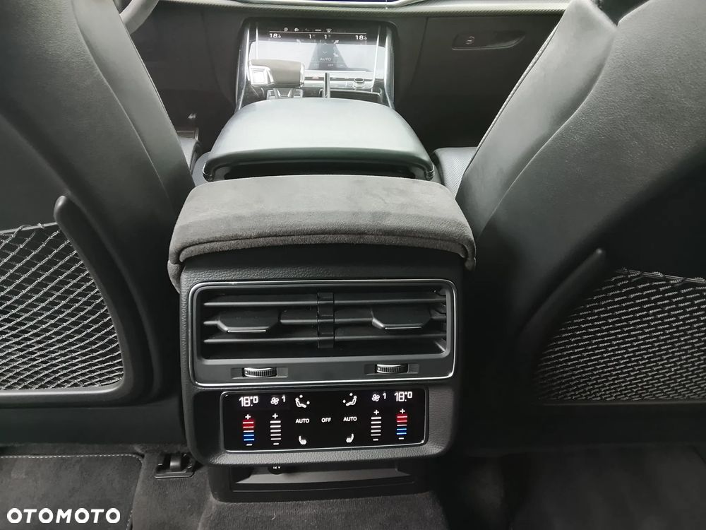 Audi RS Q8 - 19
